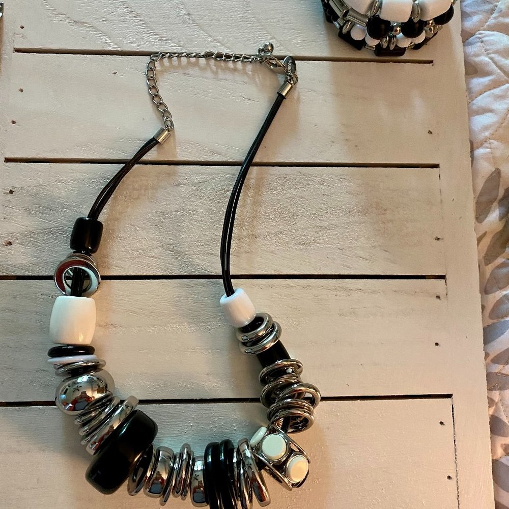 Black & White Beaded Necklace & Matching Bracelet